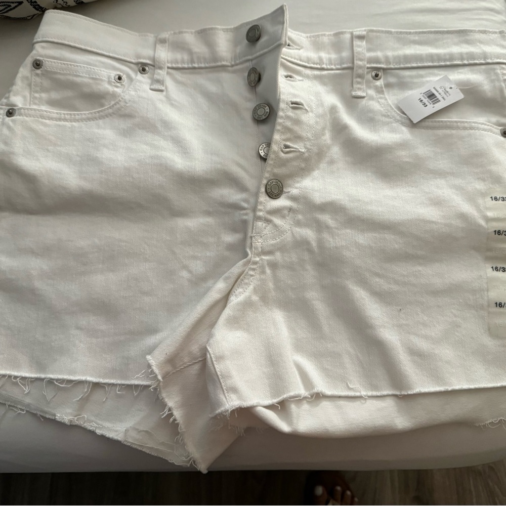 White GAP shorts